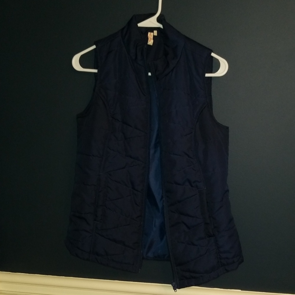 Women puffer vest small